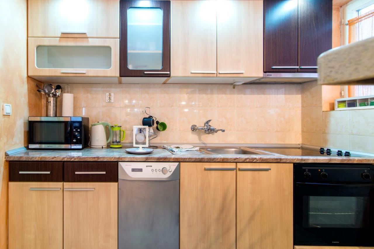Center Apartment *