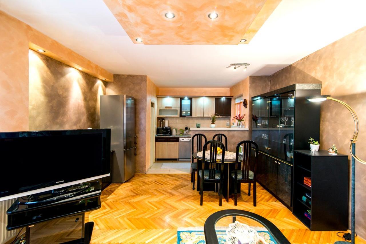 Apartment Center
